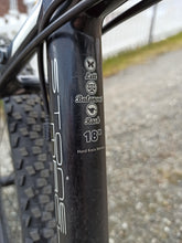 Load image into Gallery viewer, Hardrocx Stasis 1 terrengsykkel. Medium.